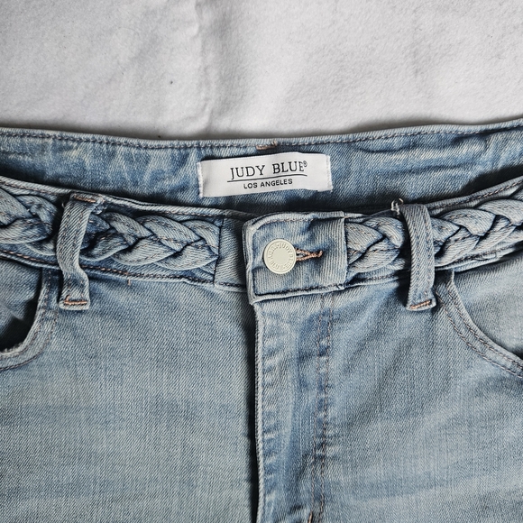 Judy Blue High-Rise Braided Waistband Jean Short Size 1XL - Picture 3 of 9